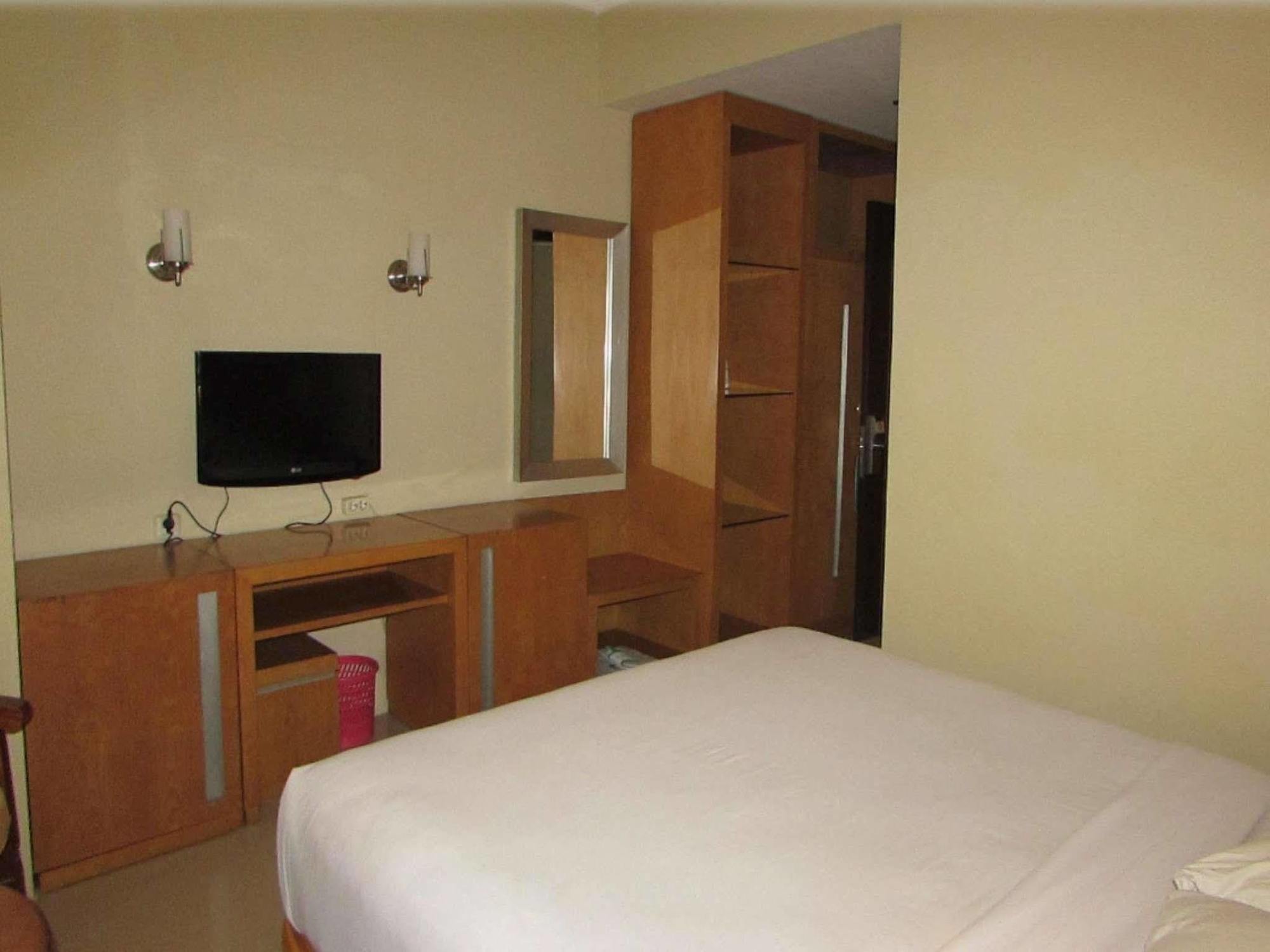 Hotel Wisata Palembang Exterior photo